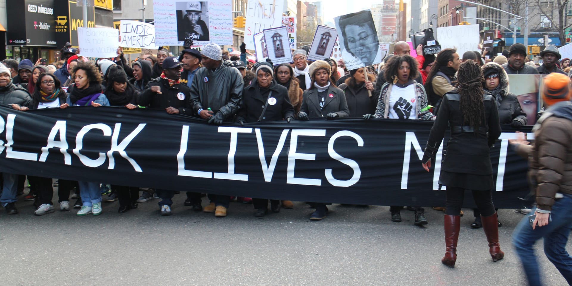 Thousands march through Manhattan to protest police violence